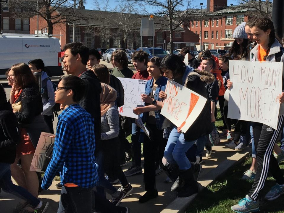 Uni High Students Join National Walkout Advocating Gun Reform